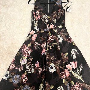 Gabby Skye Floral Midi Dress